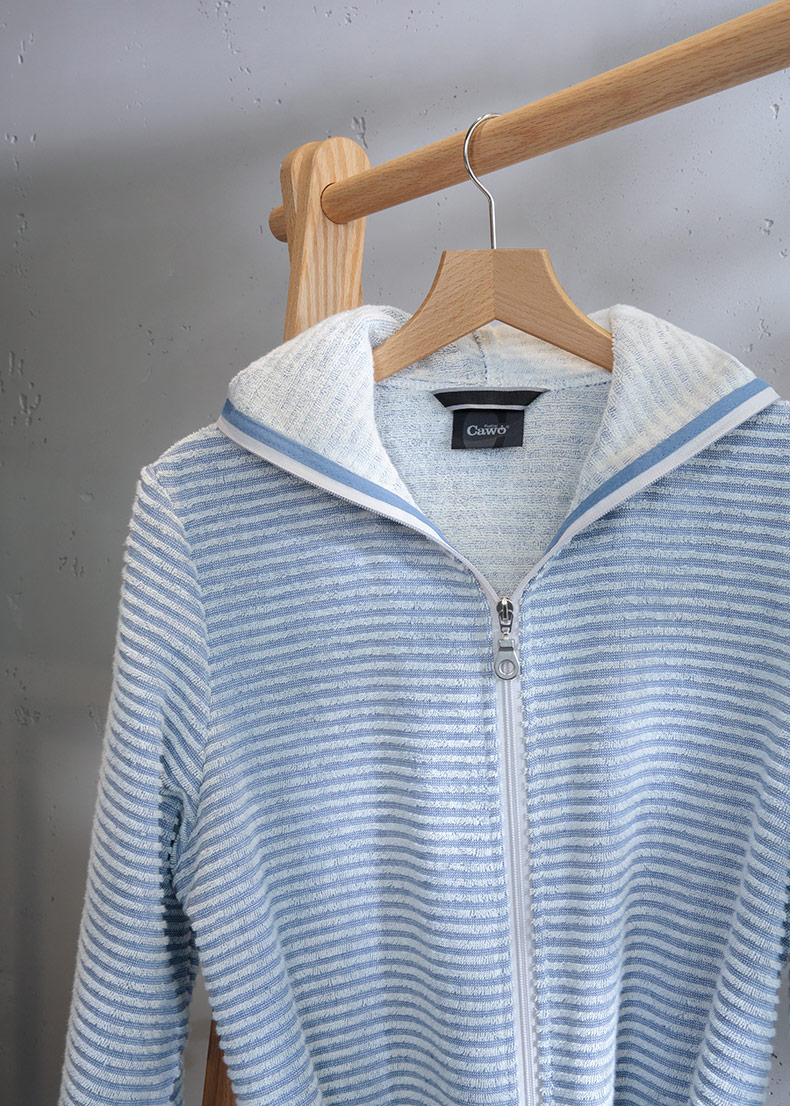 Cawö Damen Kapuze-Bademantel kurz extraleicht 6222 | 11 capr